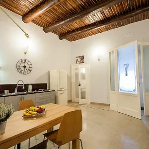 Apartment Duomo 22, Neapel